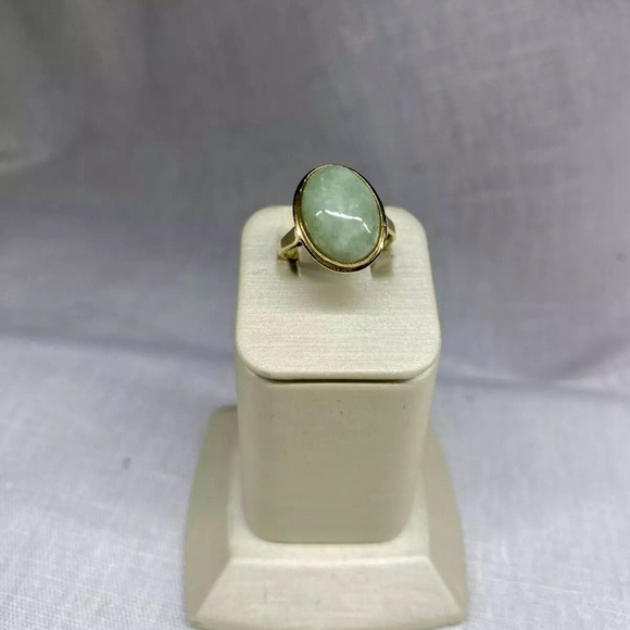 VINTAGE Jade 14K Solid Gold Oval Cabochon Ring Size 5 - Picture 4 of 12